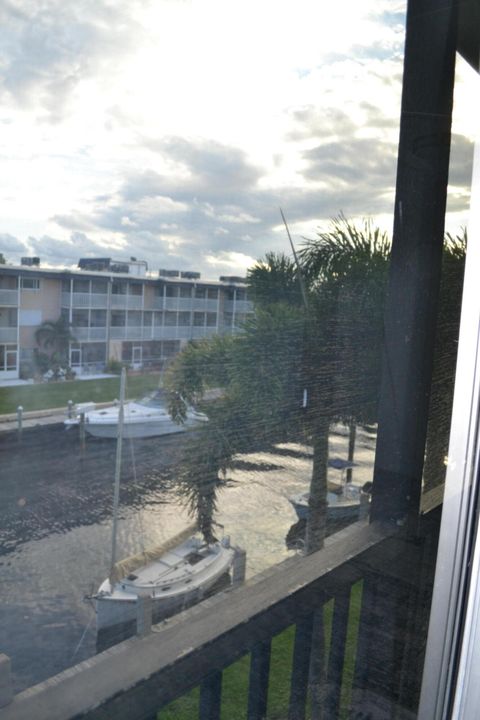 For Rent: $2,300 (2 beds, 2 baths, 1150 Square Feet)