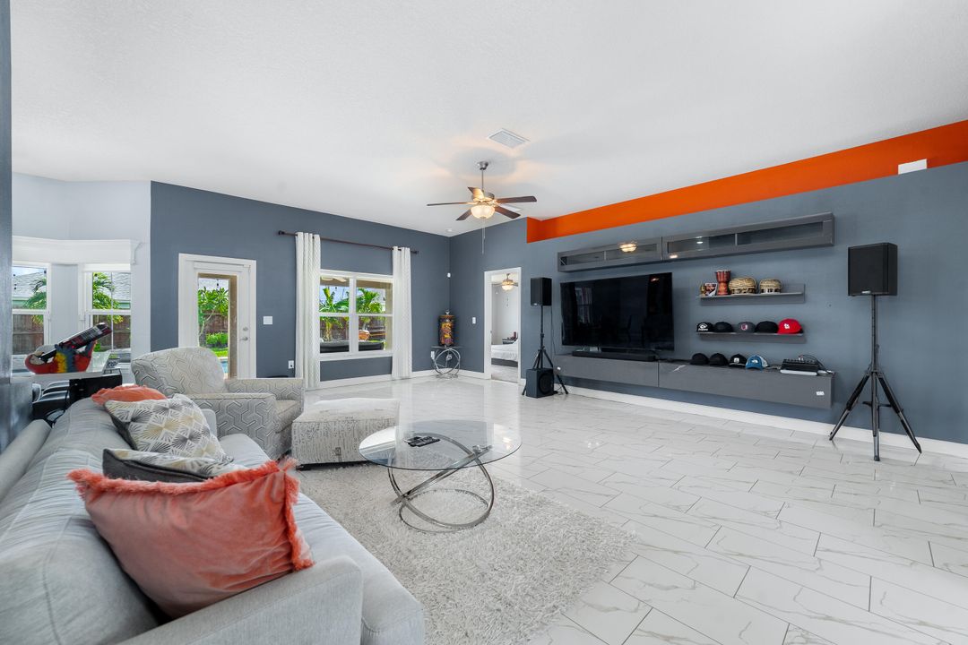 For Sale: $600,000 (4 beds, 3 baths, 2307 Square Feet)