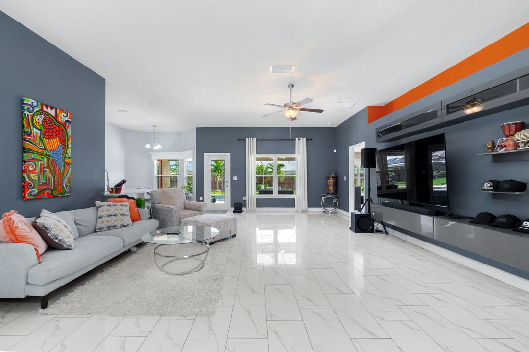 For Sale: $600,000 (4 beds, 3 baths, 2307 Square Feet)