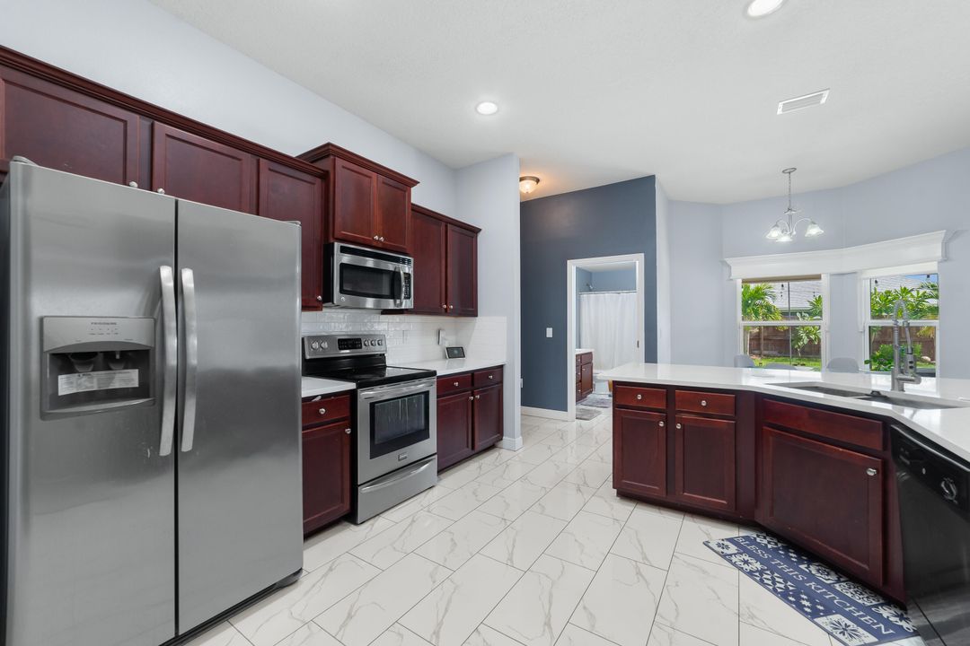 For Sale: $600,000 (4 beds, 3 baths, 2307 Square Feet)