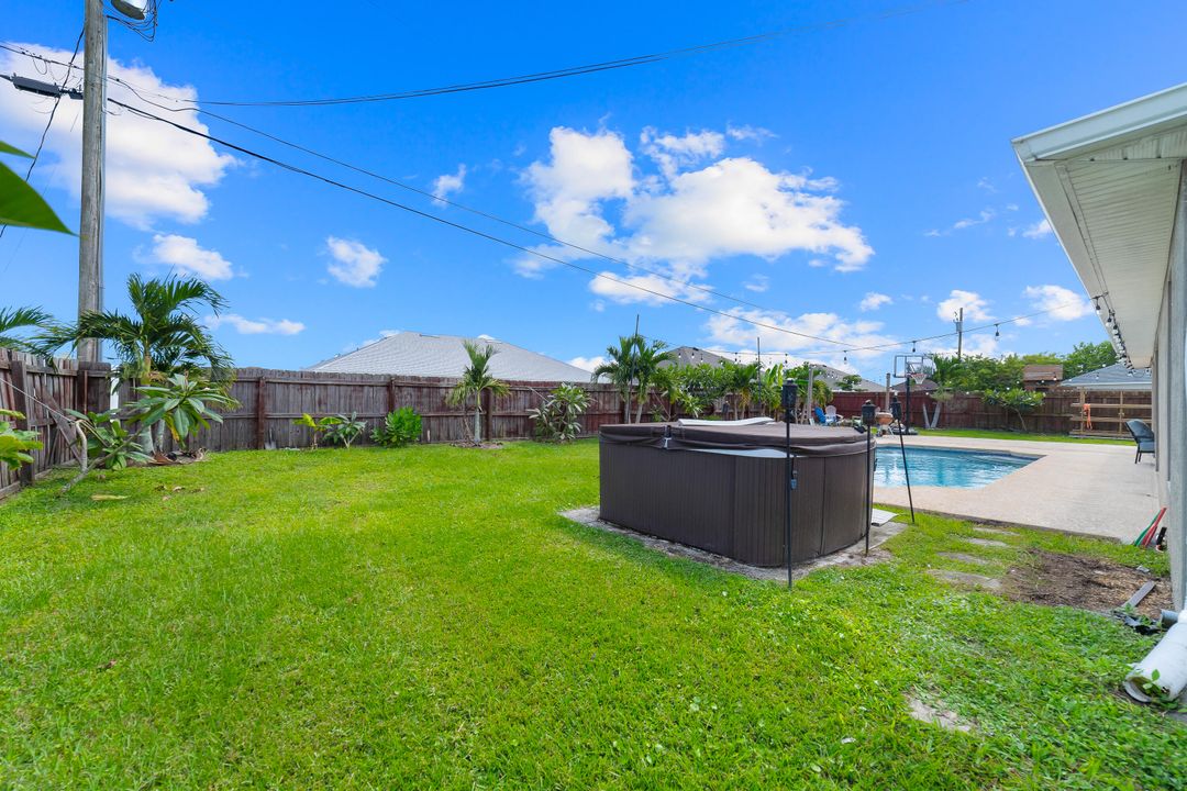 For Sale: $600,000 (4 beds, 3 baths, 2307 Square Feet)