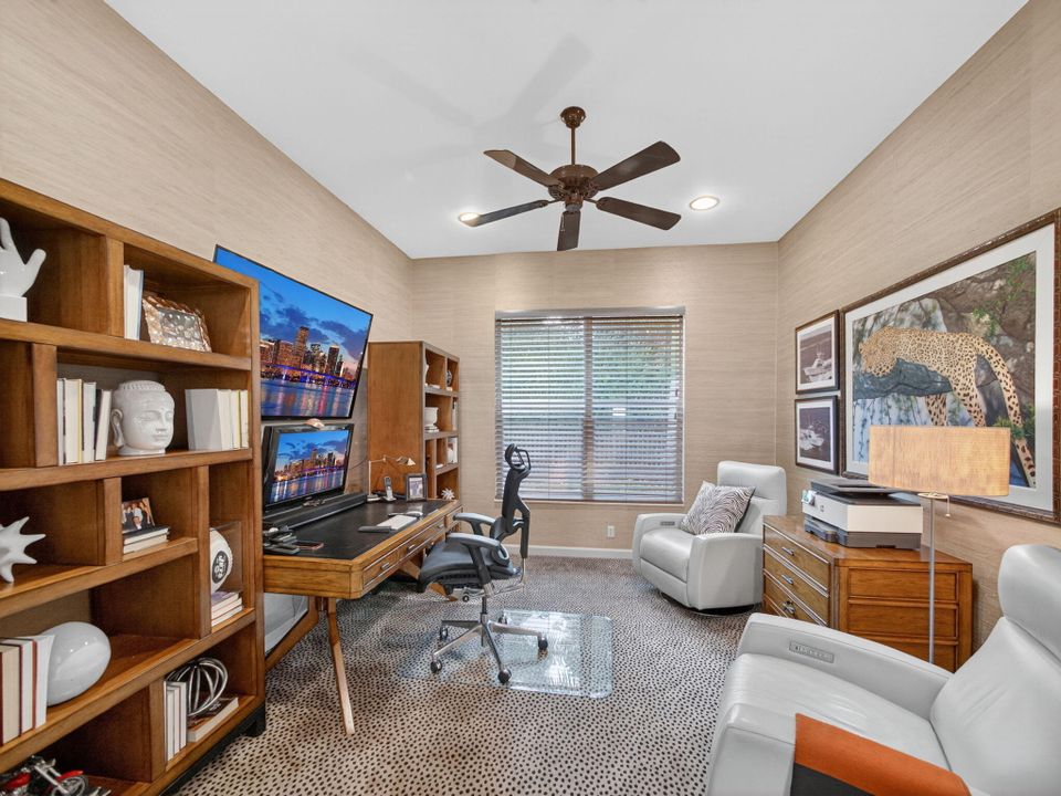 Под контрактом: $2,500,000 (4 спален, 3 ванн, 3614 Квадратных фут)