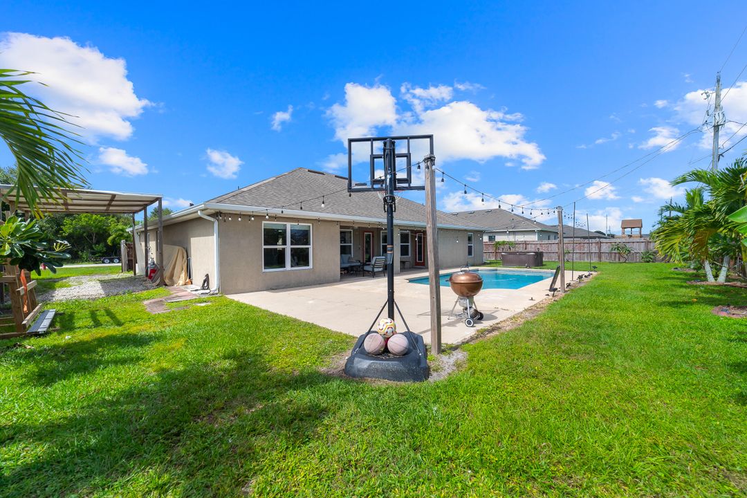 For Sale: $600,000 (4 beds, 3 baths, 2307 Square Feet)