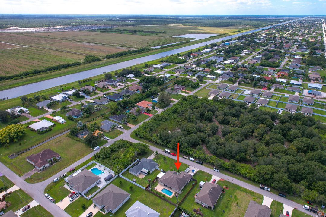 For Sale: $600,000 (4 beds, 3 baths, 2307 Square Feet)