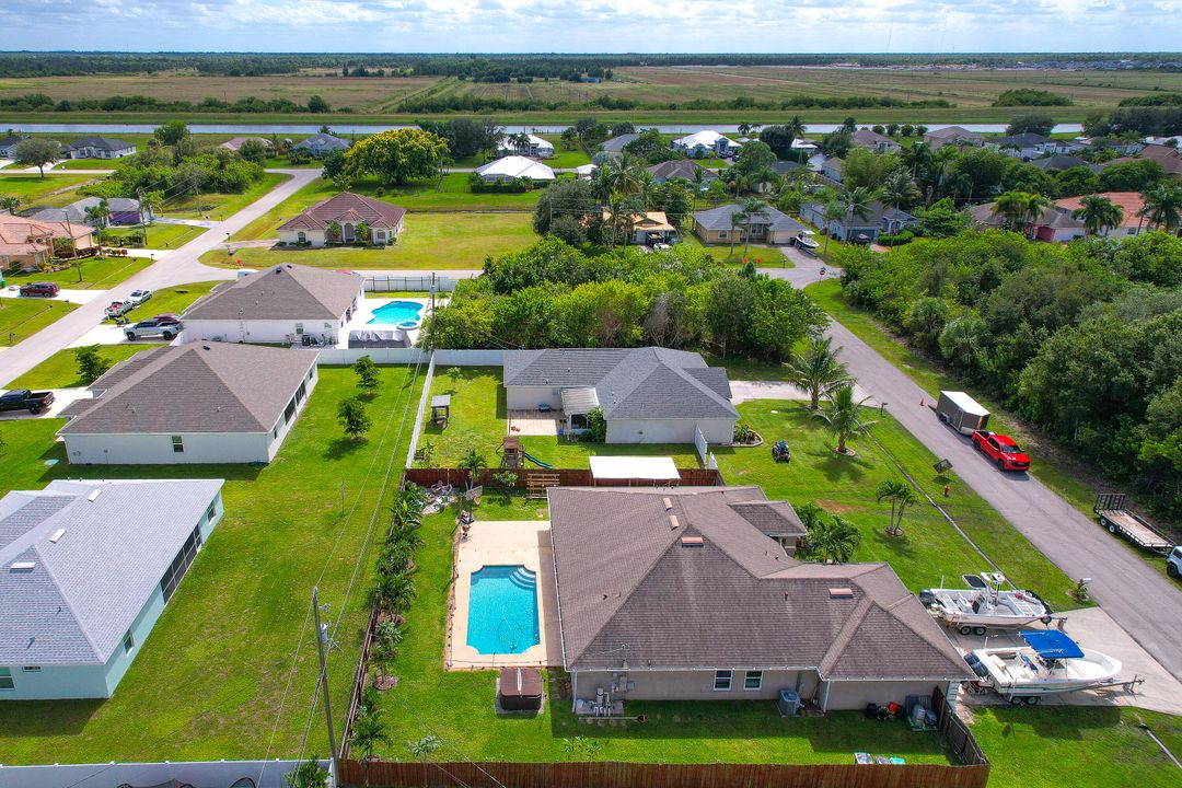 For Sale: $600,000 (4 beds, 3 baths, 2307 Square Feet)