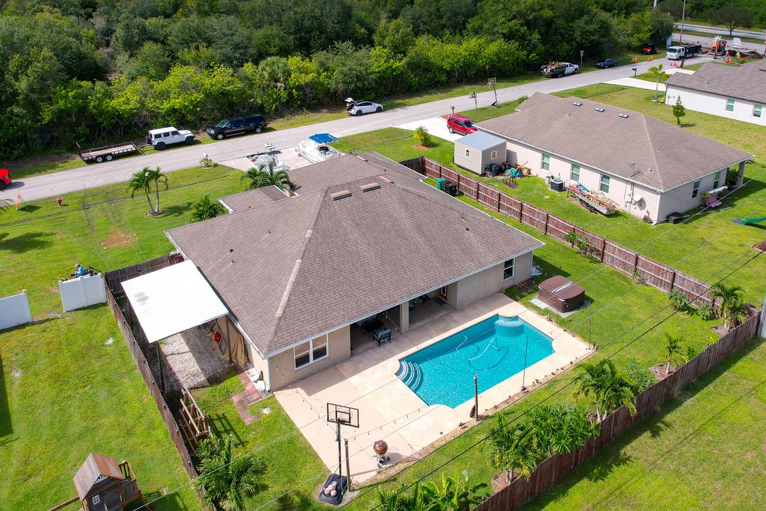 For Sale: $600,000 (4 beds, 3 baths, 2307 Square Feet)