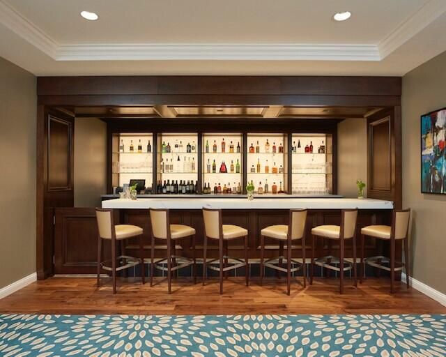 Под контрактом: $2,500,000 (4 спален, 3 ванн, 3614 Квадратных фут)