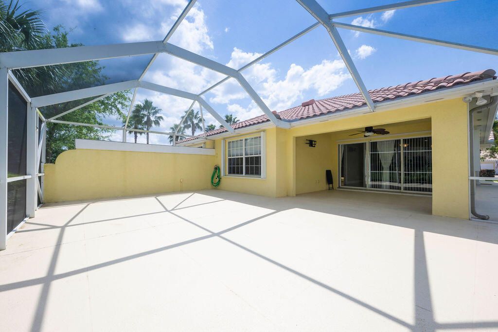 For Sale: $309,000 (2 beds, 2 baths, 1526 Square Feet)