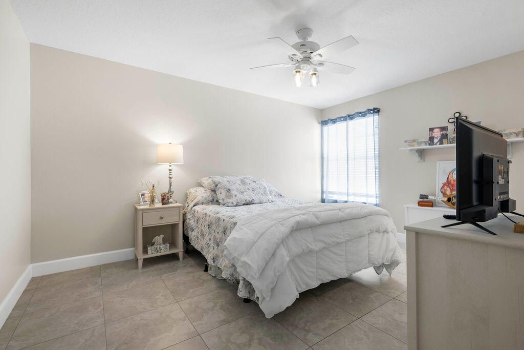 For Sale: $309,000 (2 beds, 2 baths, 1526 Square Feet)