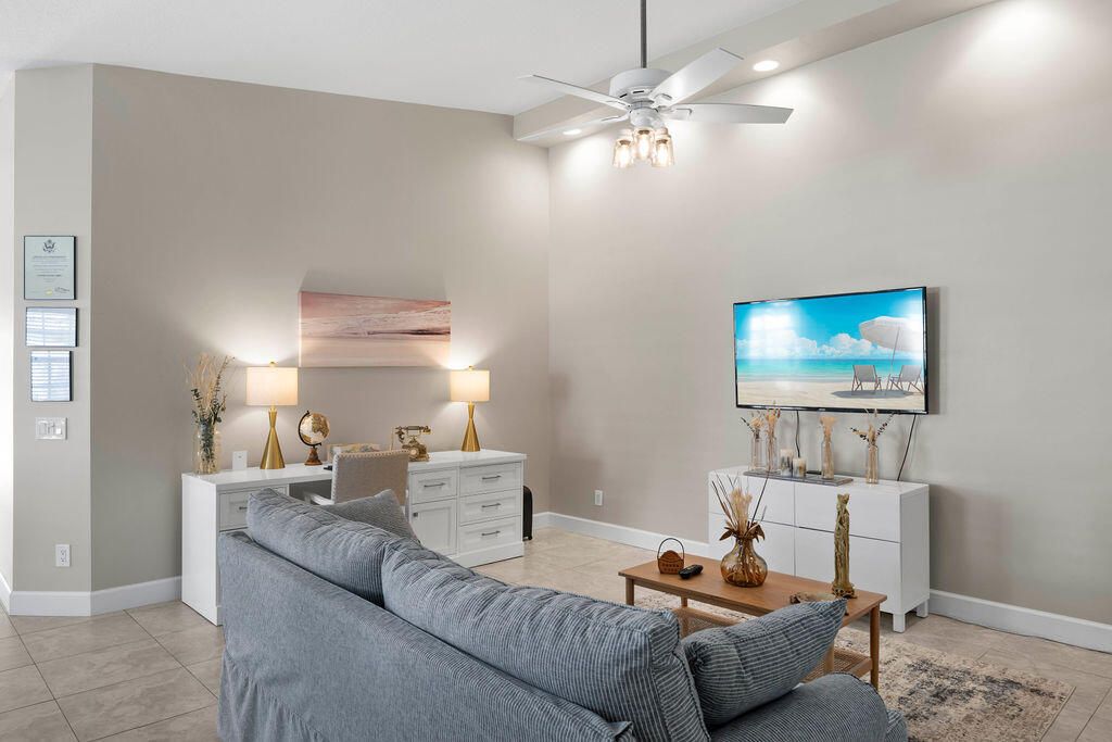 For Sale: $309,000 (2 beds, 2 baths, 1526 Square Feet)