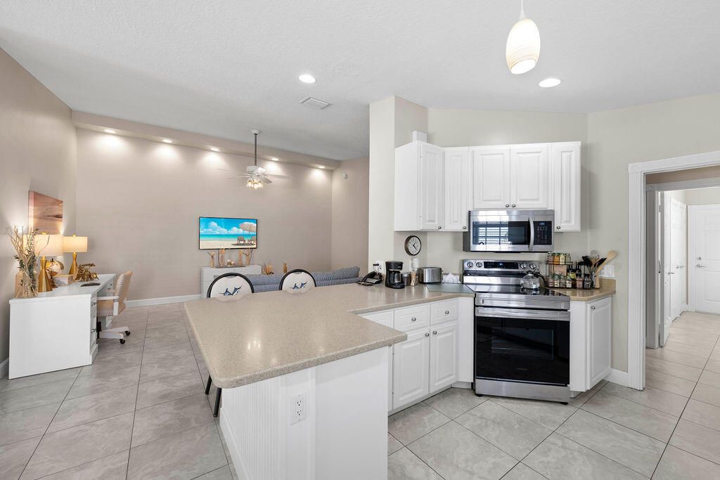 For Sale: $309,000 (2 beds, 2 baths, 1526 Square Feet)