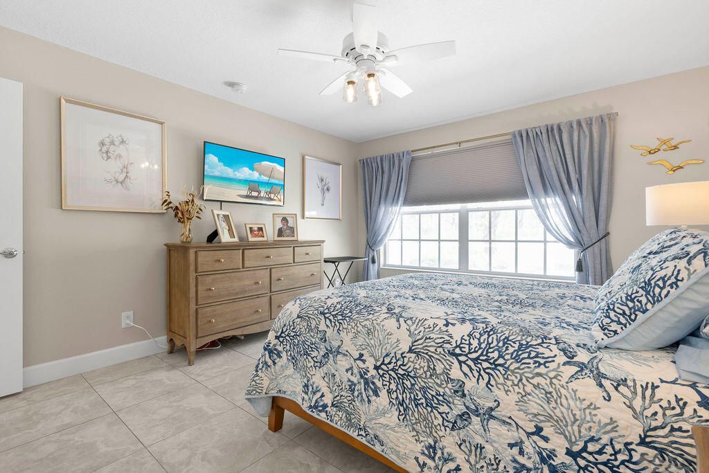 For Sale: $309,000 (2 beds, 2 baths, 1526 Square Feet)