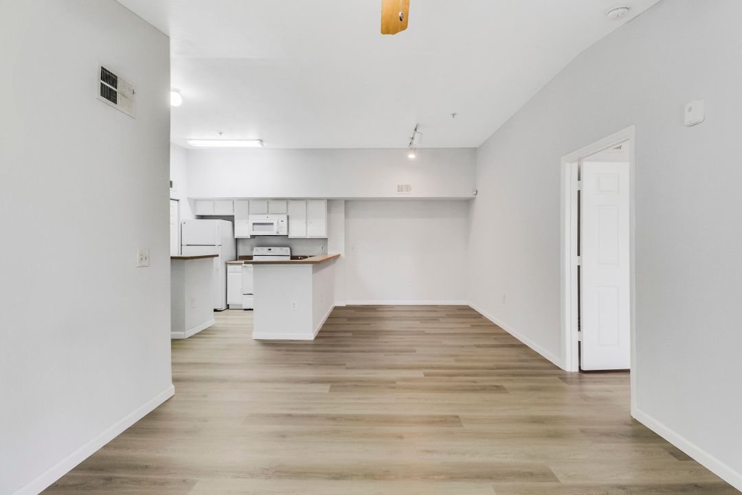 For Rent: $1,850 (2 beds, 2 baths, 1033 Square Feet)