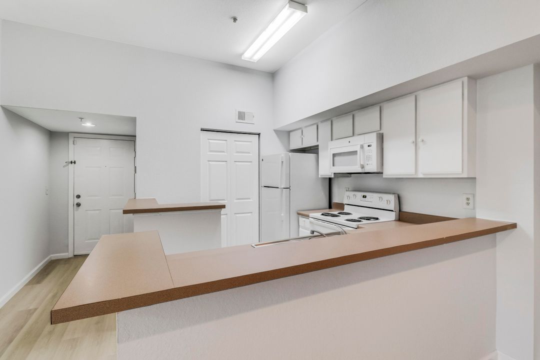 For Rent: $1,850 (2 beds, 2 baths, 1033 Square Feet)