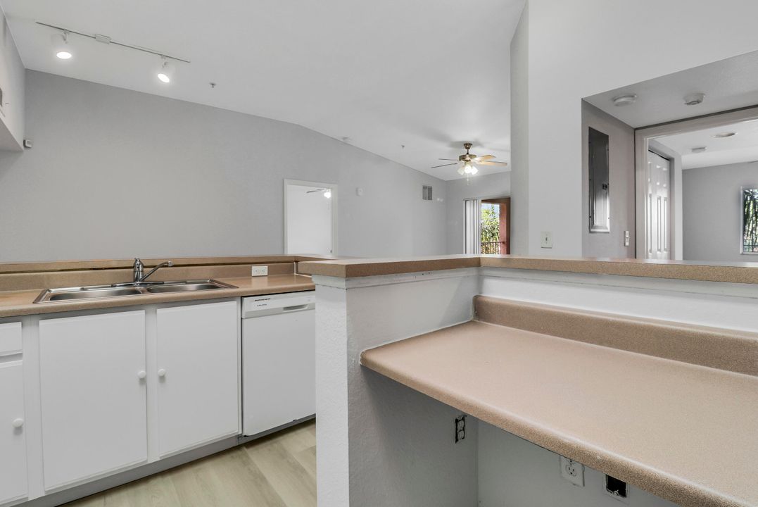 For Rent: $1,850 (2 beds, 2 baths, 1033 Square Feet)