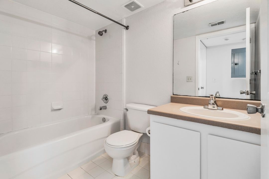 For Rent: $1,850 (2 beds, 2 baths, 1033 Square Feet)