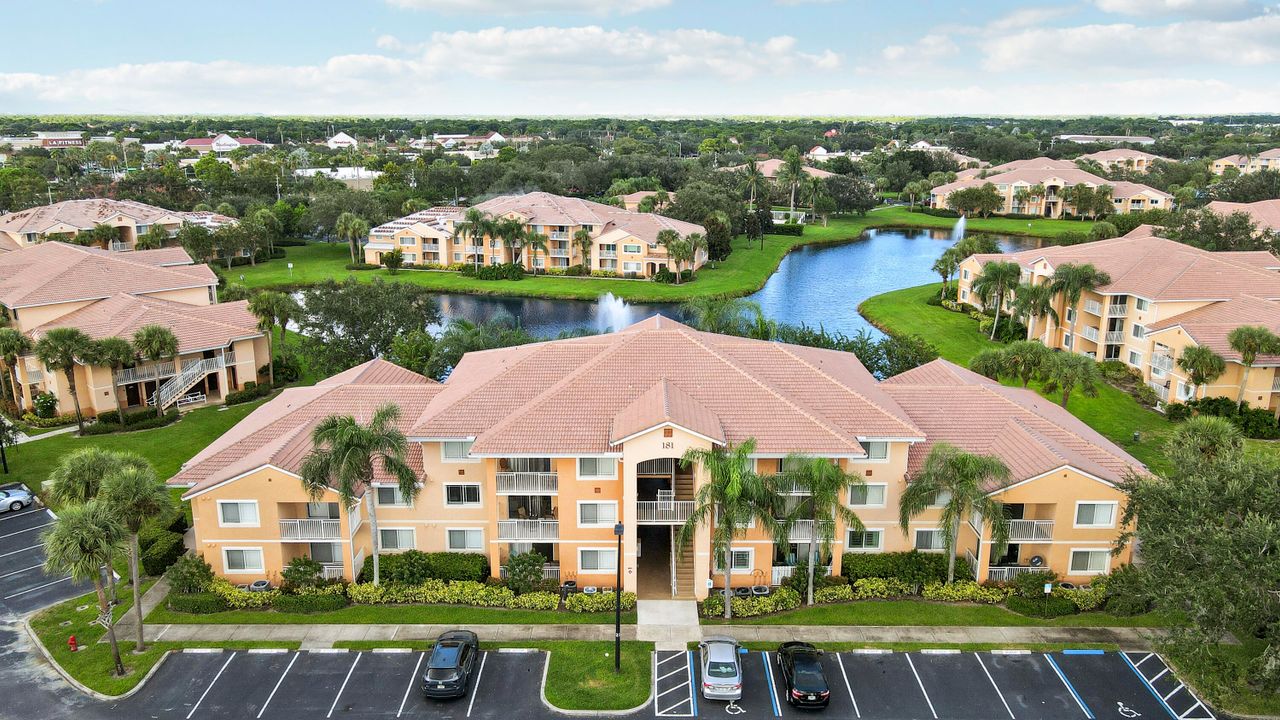 For Rent: $1,850 (2 beds, 2 baths, 1033 Square Feet)