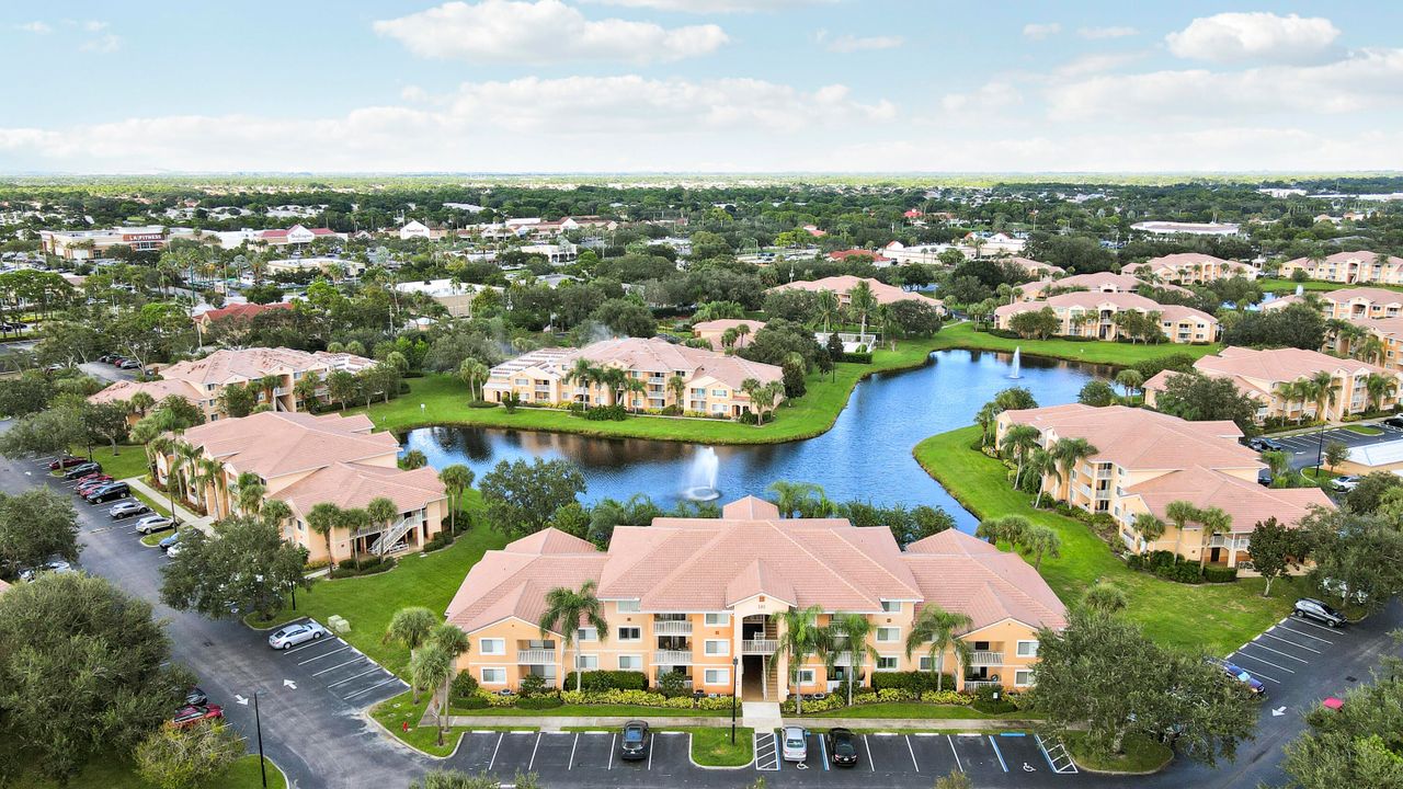 For Rent: $1,850 (2 beds, 2 baths, 1033 Square Feet)