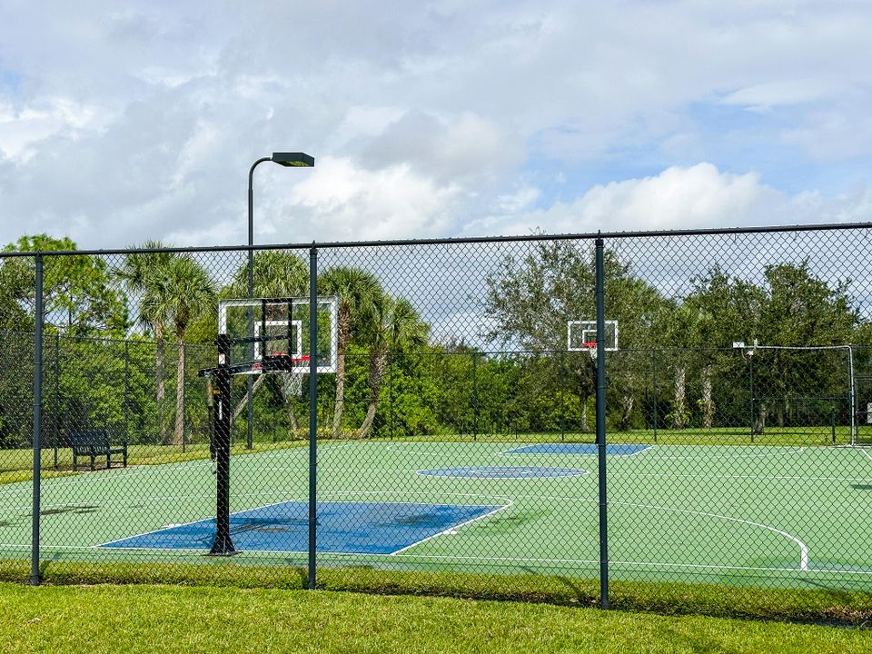 For Sale: $309,000 (2 beds, 2 baths, 1526 Square Feet)