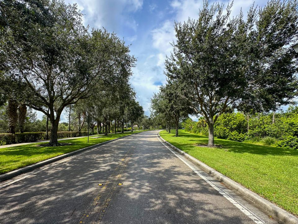 For Sale: $309,000 (2 beds, 2 baths, 1526 Square Feet)