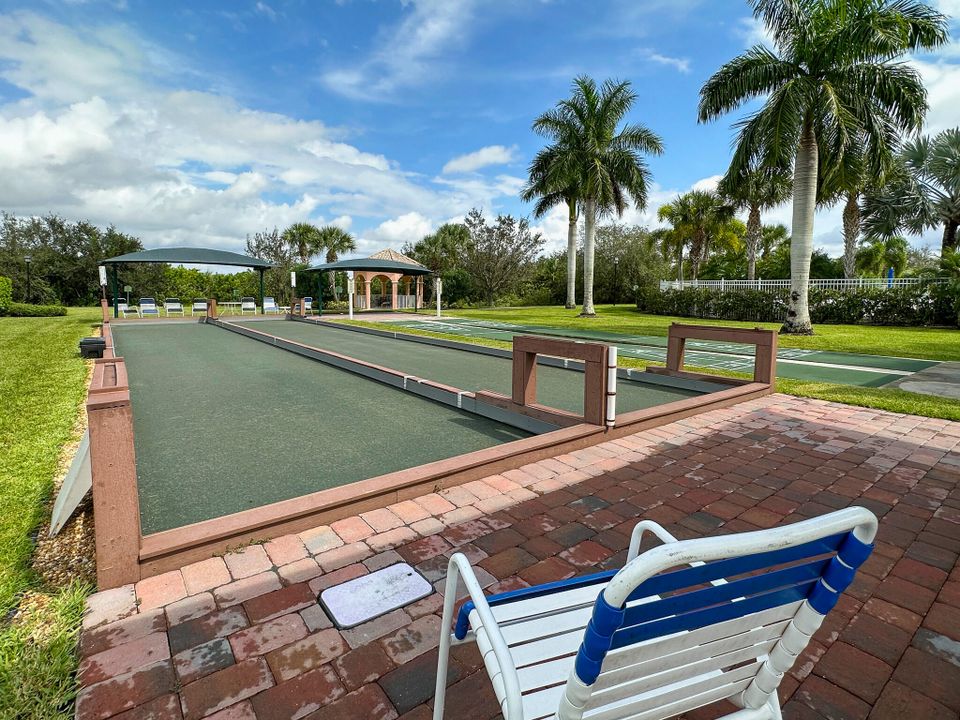 For Sale: $309,000 (2 beds, 2 baths, 1526 Square Feet)