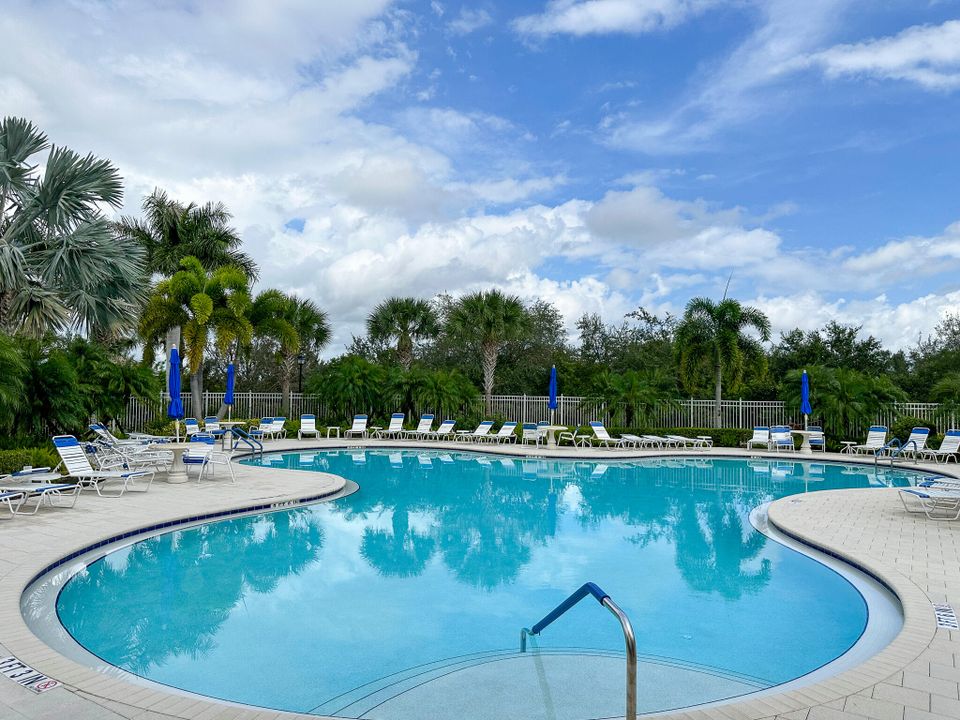 For Sale: $309,000 (2 beds, 2 baths, 1526 Square Feet)