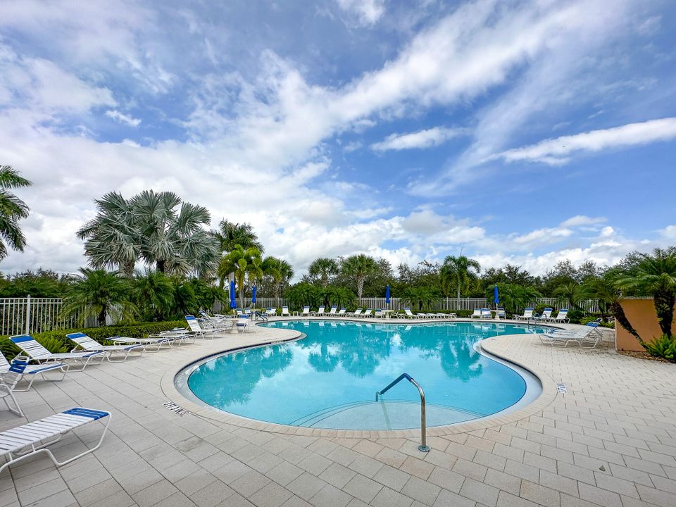 For Sale: $309,000 (2 beds, 2 baths, 1526 Square Feet)