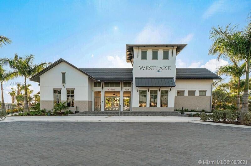 合同活跃: $899,999 (6 贝兹, 5 浴室, 4102 平方英尺)