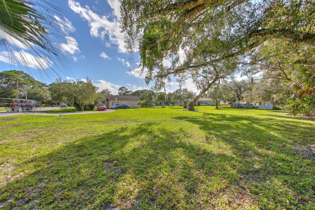 For Sale: $245,000 (2 beds, 1 baths, 1140 Square Feet)