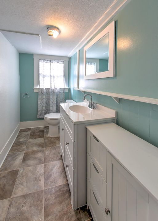 For Sale: $245,000 (2 beds, 1 baths, 1140 Square Feet)