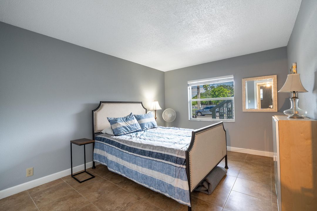 For Rent: $1,700 (2 beds, 1 baths, 842 Square Feet)