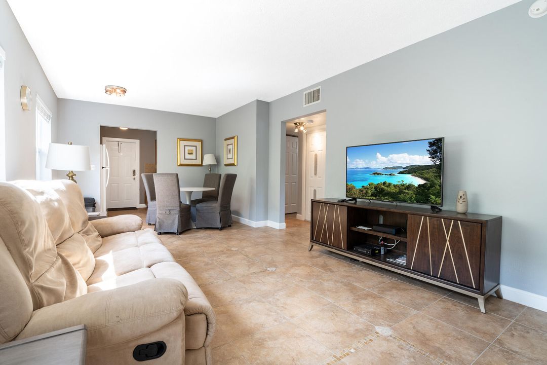 For Rent: $1,700 (2 beds, 1 baths, 842 Square Feet)