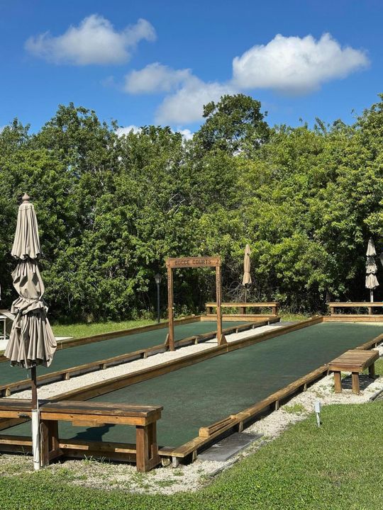 For Sale: $155,000 (1 beds, 1 baths, 697 Square Feet)