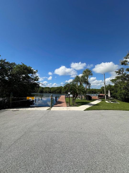 For Sale: $155,000 (1 beds, 1 baths, 697 Square Feet)