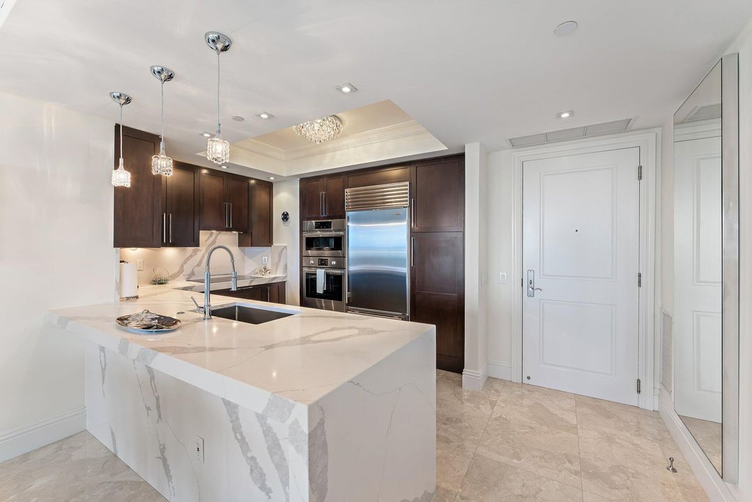 В аренду: $20,000 (2 спален, 2 ванн, 1920 Квадратных фут)