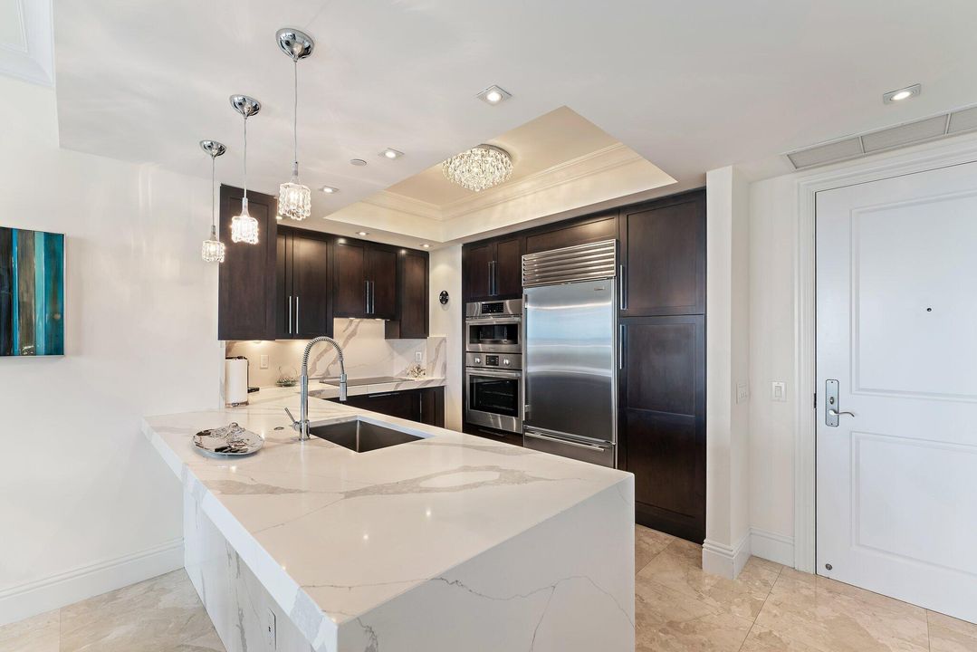 В аренду: $20,000 (2 спален, 2 ванн, 1920 Квадратных фут)