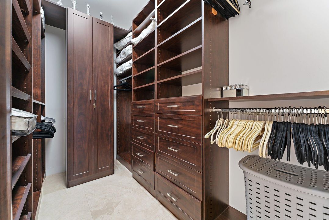 В аренду: $20,000 (2 спален, 2 ванн, 1920 Квадратных фут)