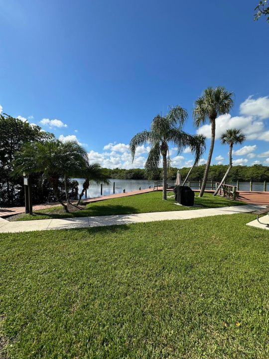 For Sale: $155,000 (1 beds, 1 baths, 697 Square Feet)