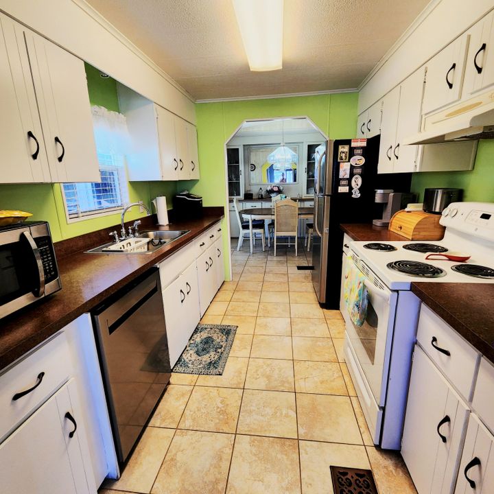 For Sale: $45,000 (2 beds, 2 baths, 1564 Square Feet)