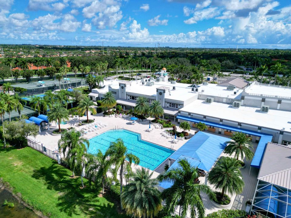 For Sale: $448,900 (3 beds, 2 baths, 2073 Square Feet)