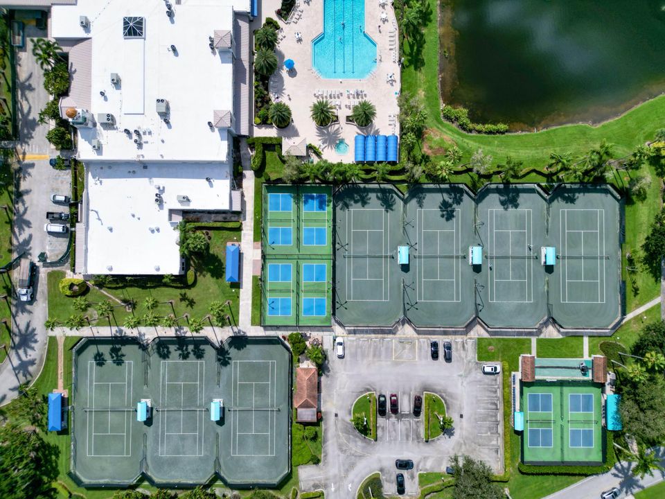 For Sale: $448,900 (3 beds, 2 baths, 2073 Square Feet)