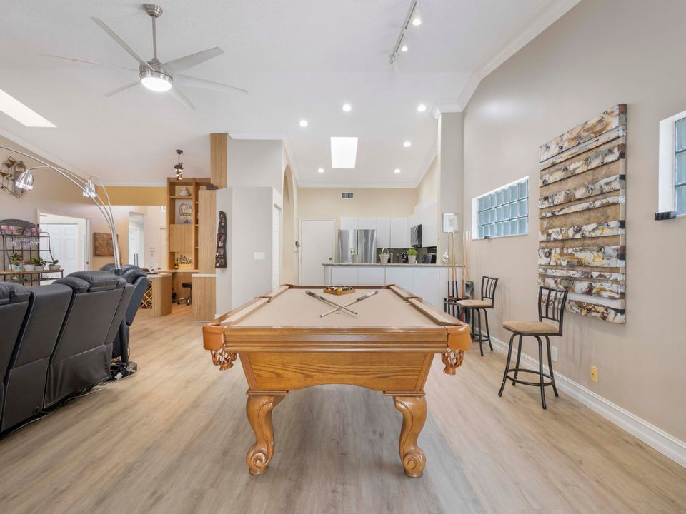 For Sale: $448,900 (3 beds, 2 baths, 2073 Square Feet)