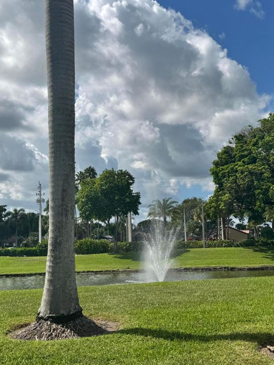 Active With Contract: $225,000 (2 beds, 2 baths, 1127 Square Feet)