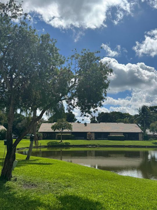 Active With Contract: $225,000 (2 beds, 2 baths, 1127 Square Feet)