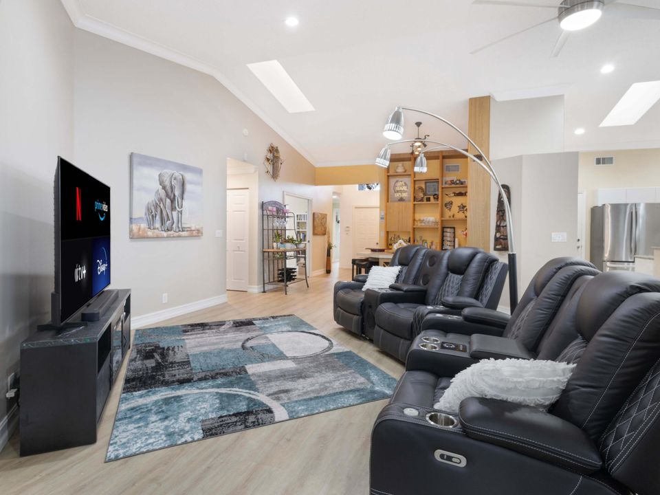 For Sale: $448,900 (3 beds, 2 baths, 2073 Square Feet)