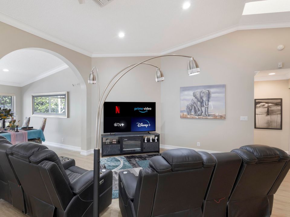 For Sale: $448,900 (3 beds, 2 baths, 2073 Square Feet)