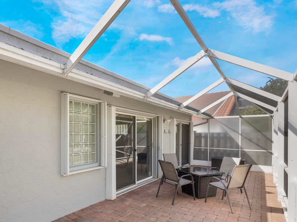 For Sale: $448,900 (3 beds, 2 baths, 2073 Square Feet)