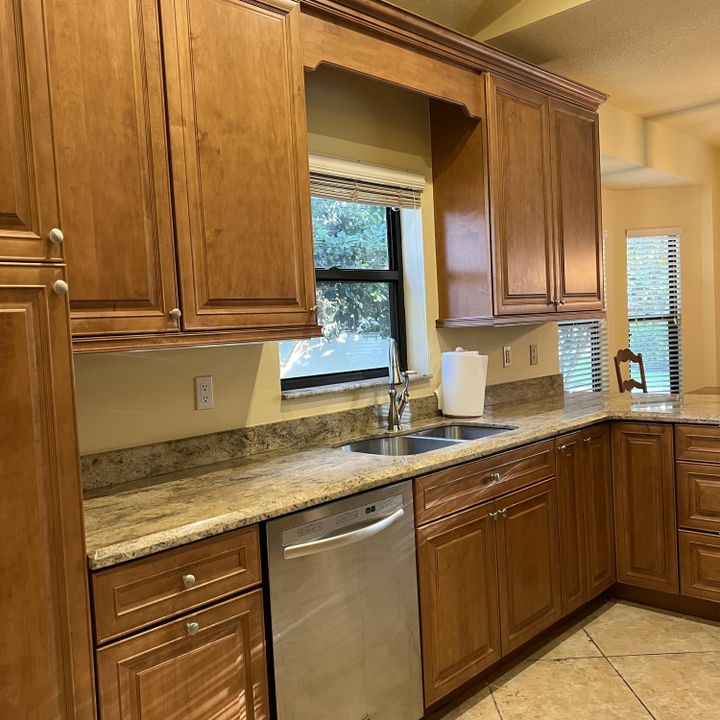 Active With Contract: $725,000 (2 beds, 2 baths, 2023 Square Feet)