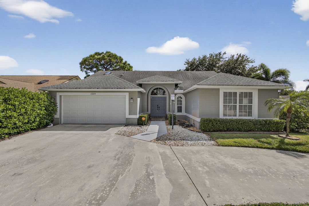 For Rent: $3,300 (3 beds, 2 baths, 2041 Square Feet)