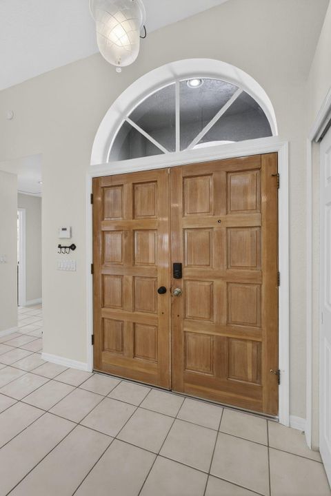 For Rent: $3,300 (3 beds, 2 baths, 2041 Square Feet)